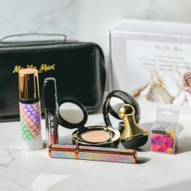 AКЦІЯ! 1=2  Набір декоративної косметики для макіяжу Ma vie Mari з косметичкою та капсули для волосся Ma vie Mari у подарунок