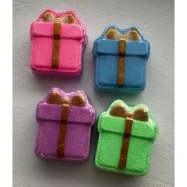 Доглядовий набір для тіла (скраб, крем, бомбочки для вани) в подарунковому пакеті