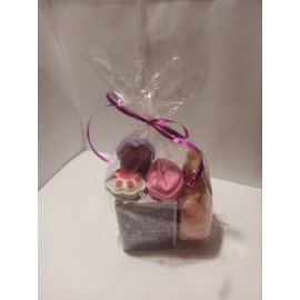 Доглядовий набір для тіла (скраб, крем, бомбочки для вани) в подарунковому пакеті