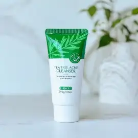 Очищаюча пінка для вмивання проти акне із зеленим чаєм Laikou tea tree acne cleanser