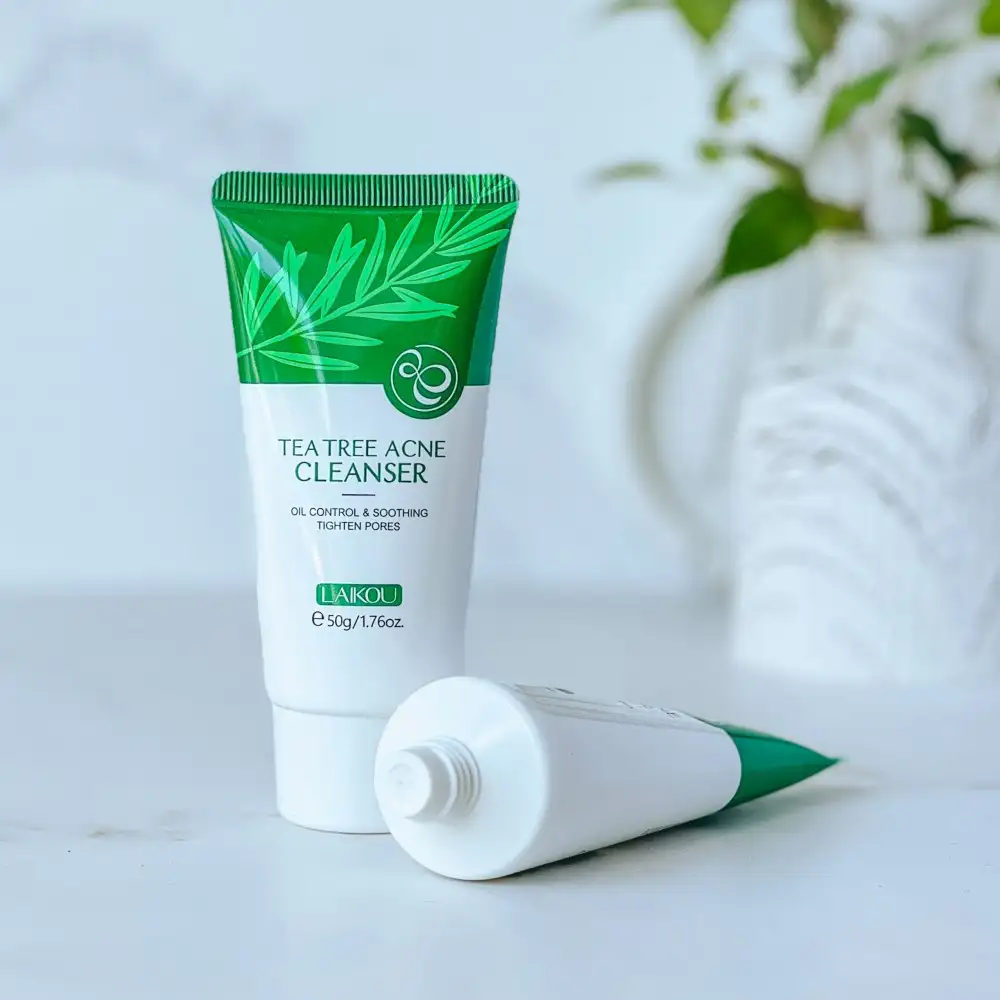 Очищаюча пінка для вмивання проти акне із зеленим чаєм Laikou tea tree acne cleanser