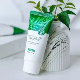 Очищаюча пінка для вмивання проти акне із зеленим чаєм Laikou tea tree acne cleanser